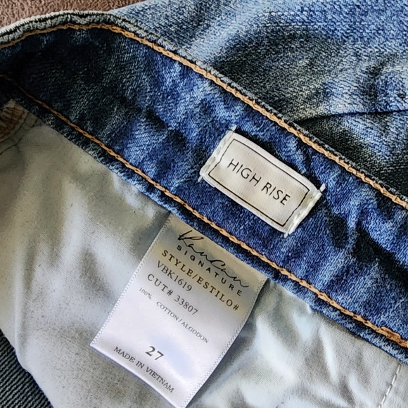 KanCan Signature High Rise Short - Picture 6 of 6